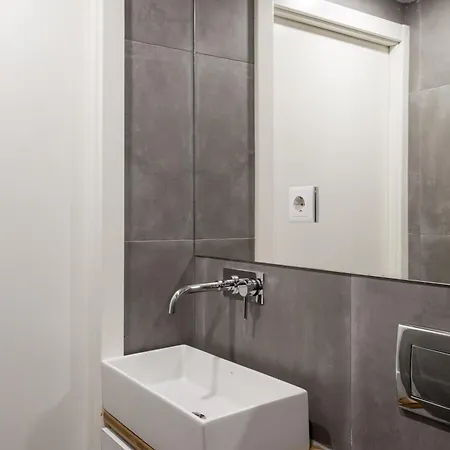 Arroios Urban Escape With Mezzanine Apartment *